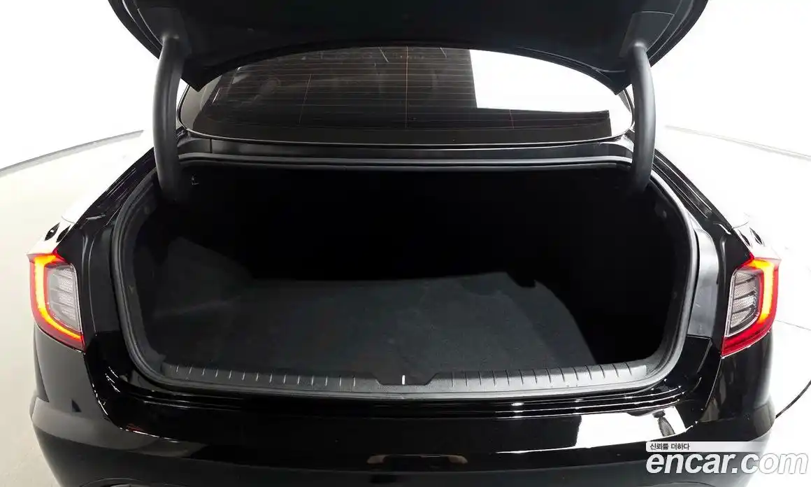 Hyundai Sonata 2023 2.0 автомат (гидро), фото 23