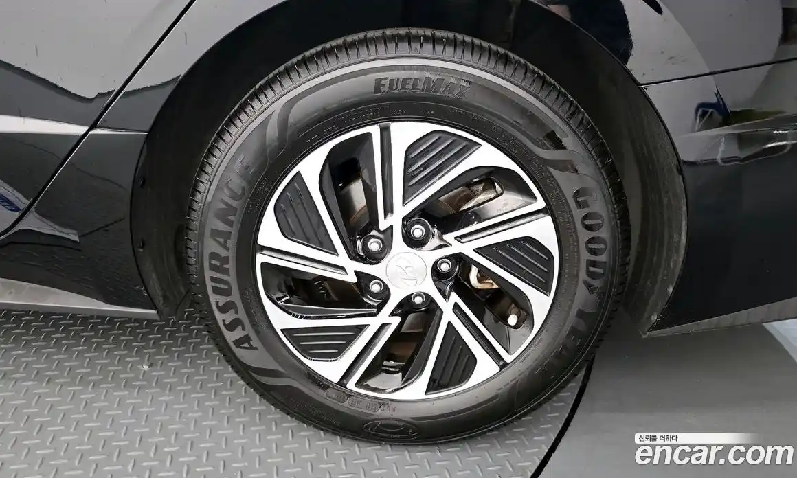 Hyundai Sonata 2023 2.0 автомат (гидро), фото 7
