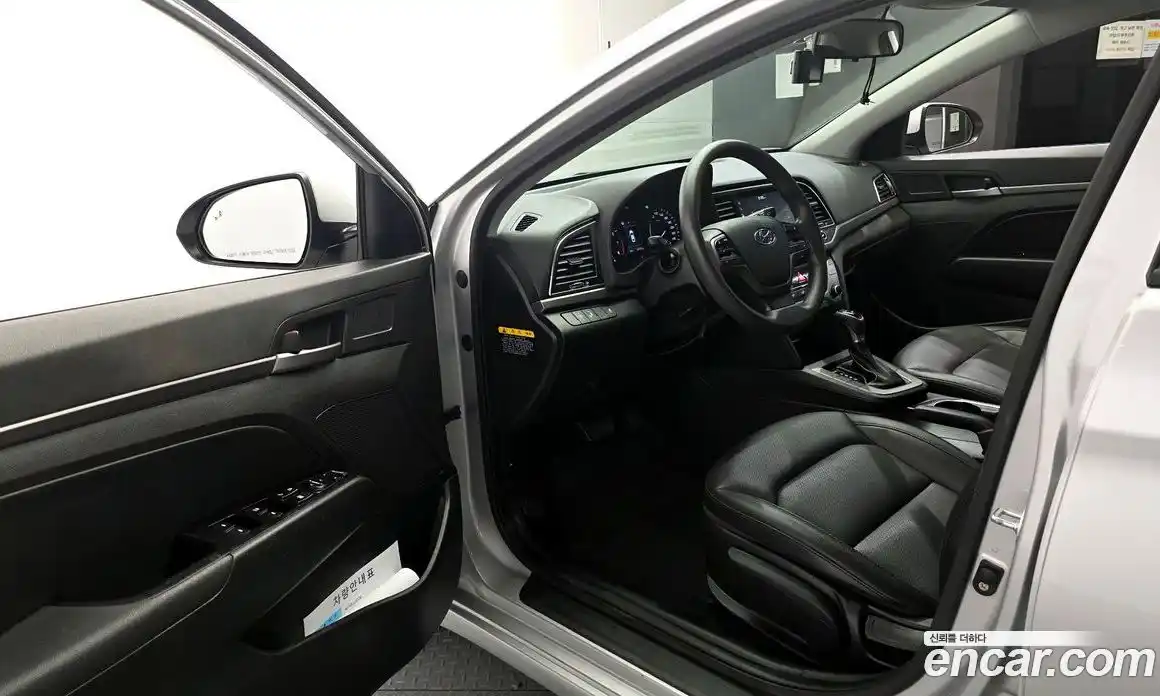 Hyundai Avante 2018 1.6 автомат (гидро), фото 13