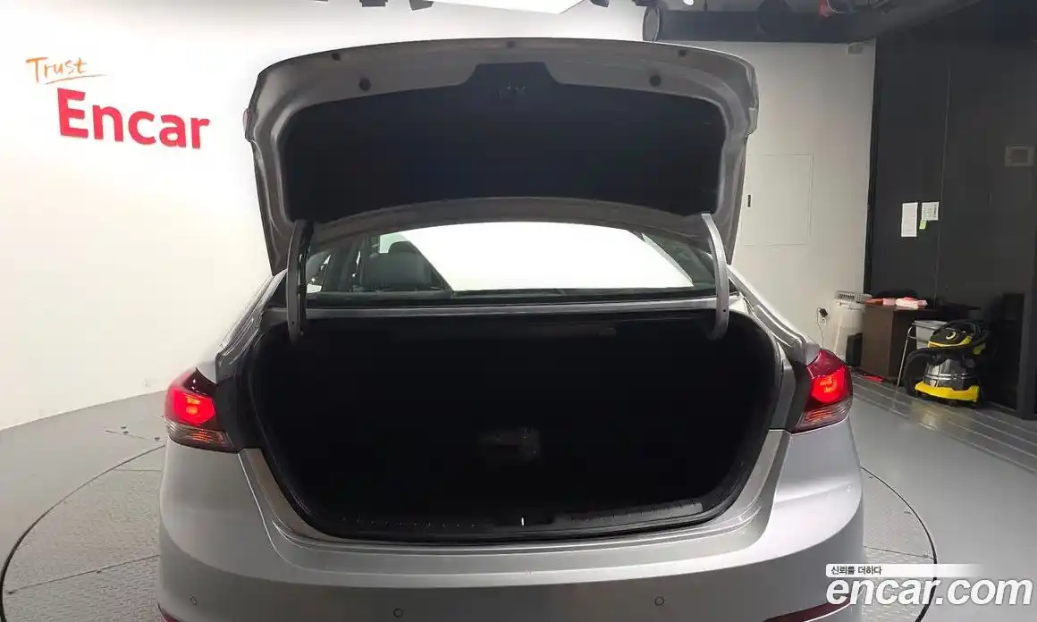 Hyundai Avante 2018 1.6 автомат (гидро), фото 28