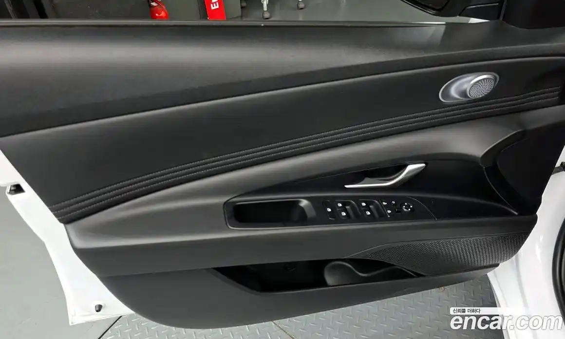 Hyundai Avante 2022 1.6 автомат (гидро), фото 14
