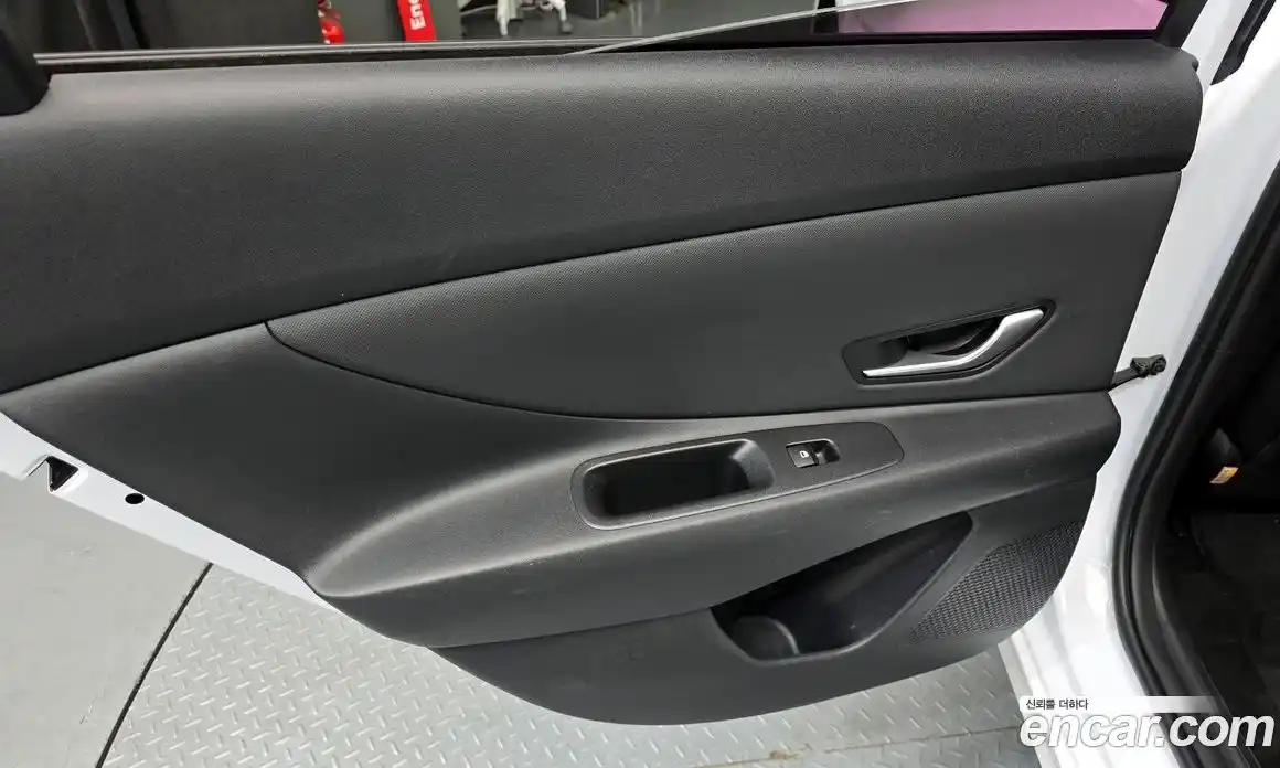 Hyundai Avante 2022 1.6 автомат (гидро), фото 15