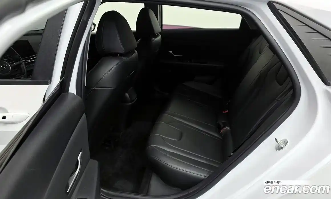 Hyundai Avante 2022 1.6 автомат (гидро), фото 18