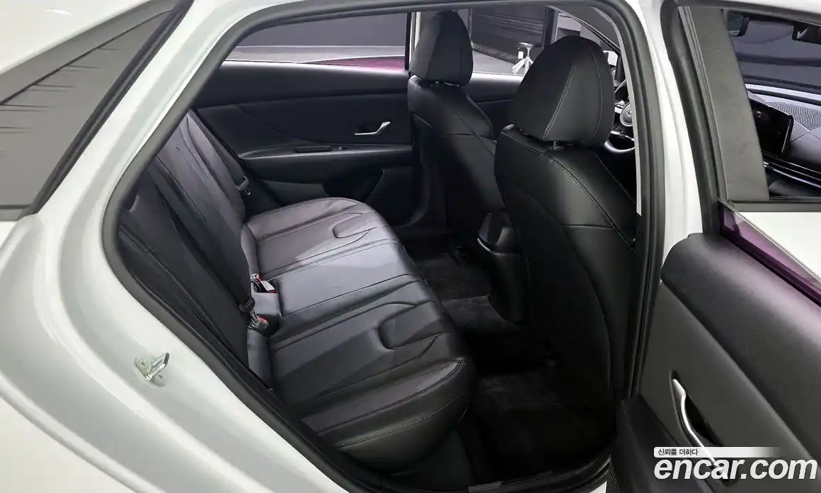 Hyundai Avante 2022 1.6 автомат (гидро), фото 28