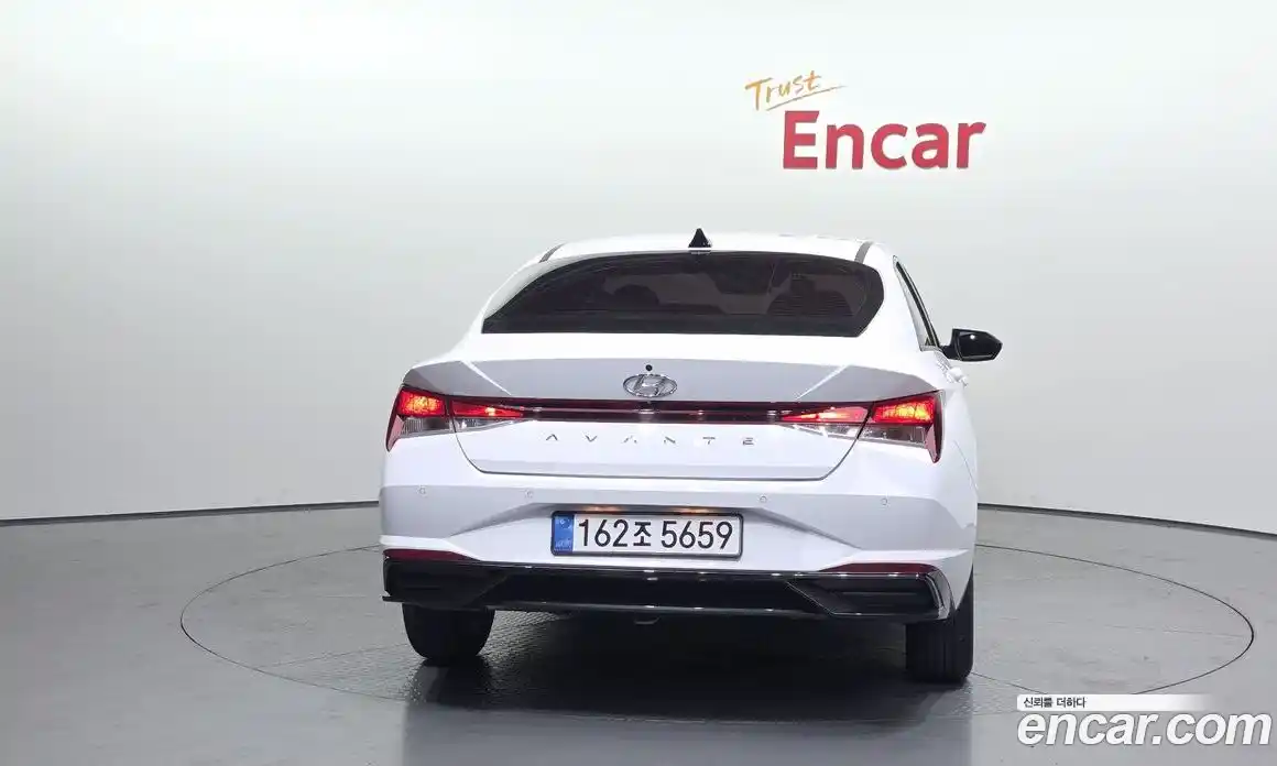 Hyundai Avante 2022 1.6 автомат (гидро), фото 4