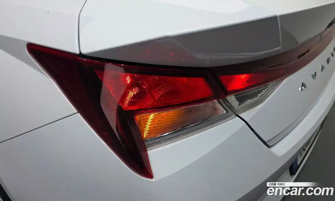Hyundai Avante 2022 1.6 автомат (гидро), фото 9