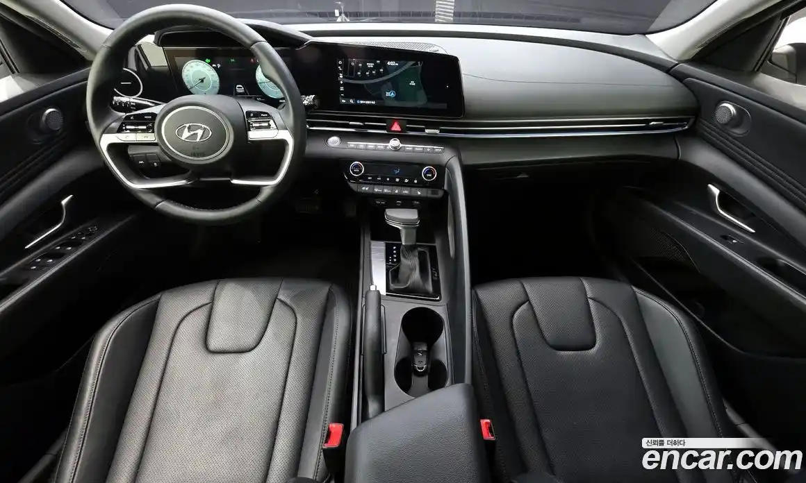 Hyundai Avante 2022 1.6 автомат (гидро), фото 10