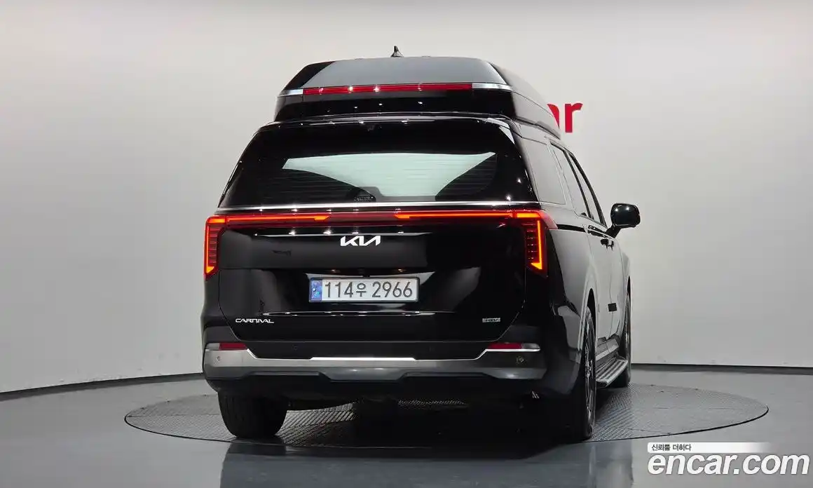 Kia Carnival 2024 1.6 автомат (гидро), фото 4