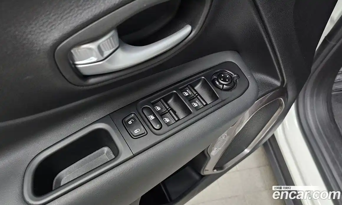 Jeep Renegade 2023 1.3 автомат (гидро), фото 27