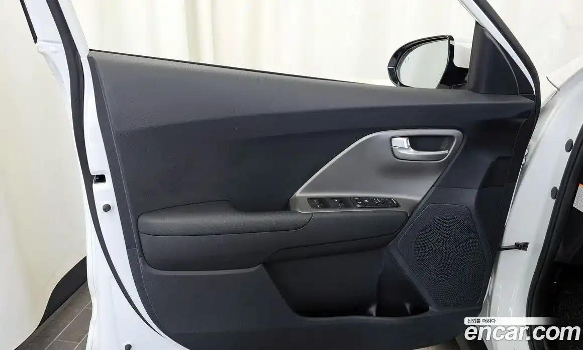 Kia Niro 2022 0.2 автомат (гидро), фото 14