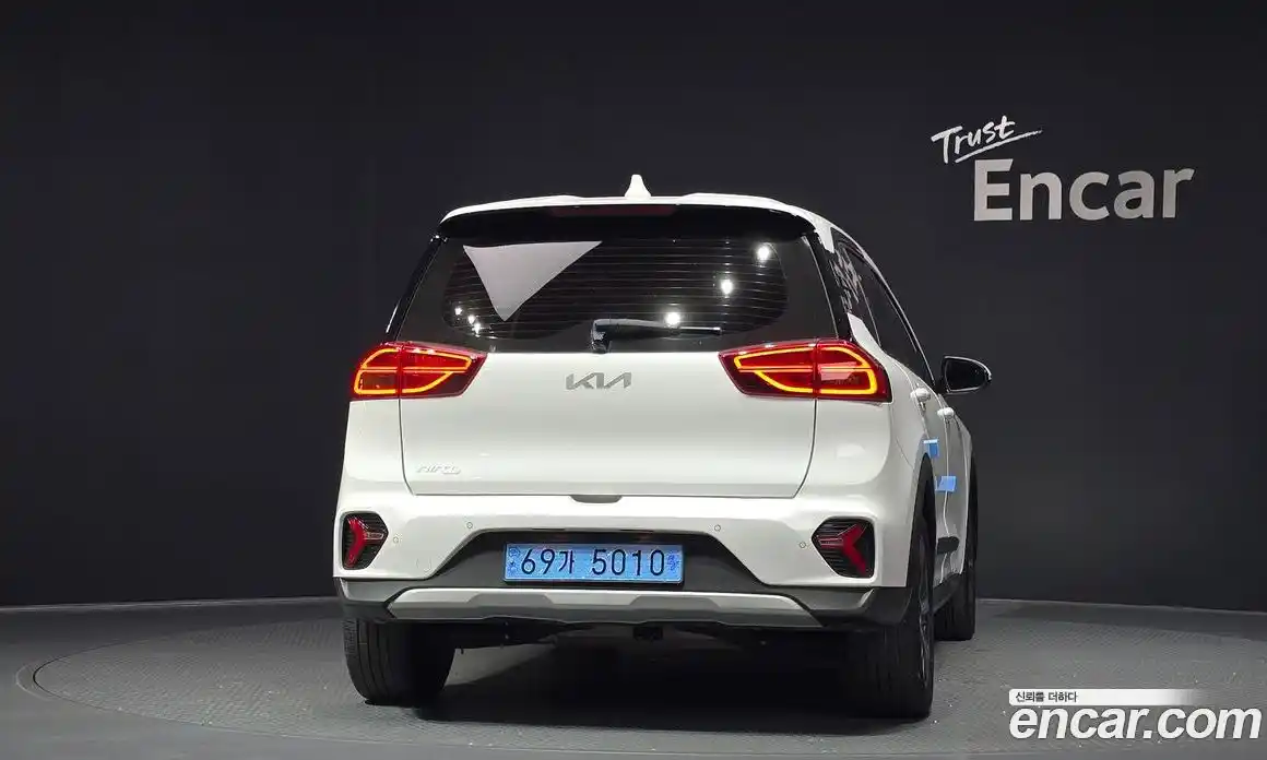 Kia Niro 2022 0.2 автомат (гидро), фото 4