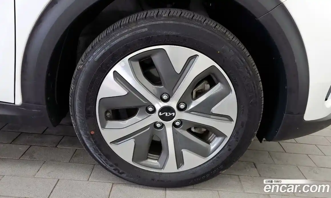 Kia Niro 2022 0.2 автомат (гидро), фото 7