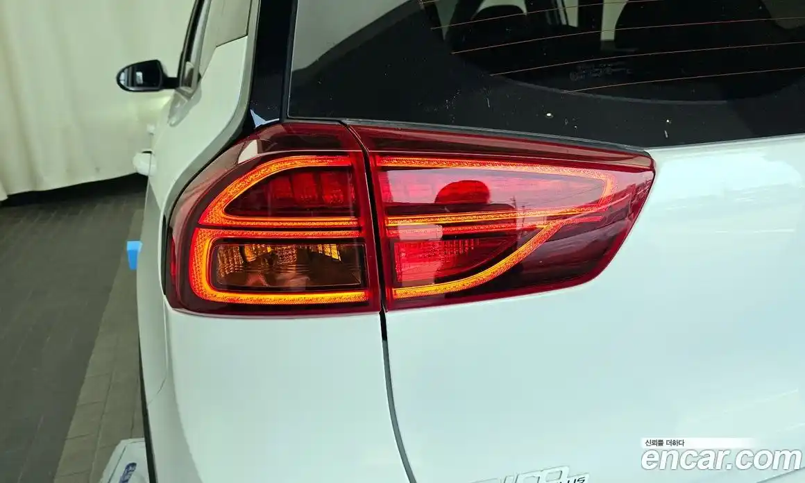 Kia Niro 2022 0.2 автомат (гидро), фото 9