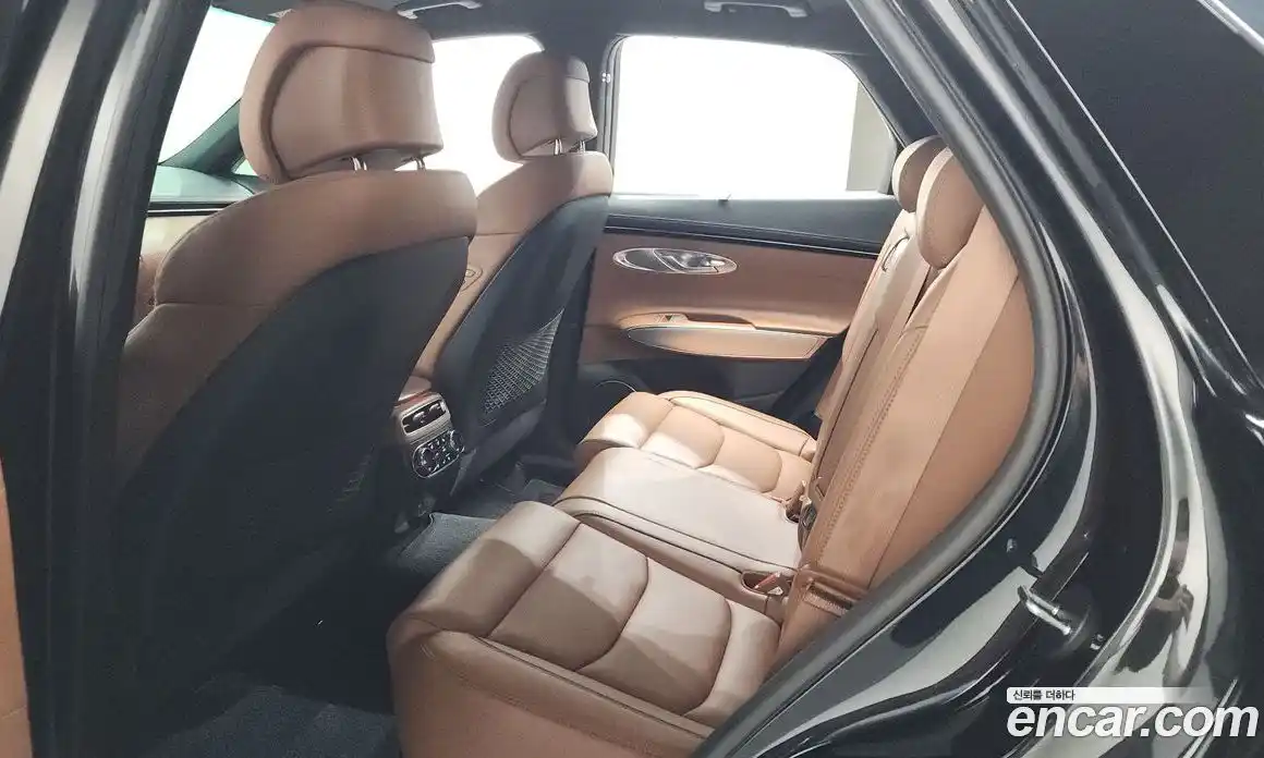 Genesis GV70 2022 2.5 автомат (гидро), фото 26