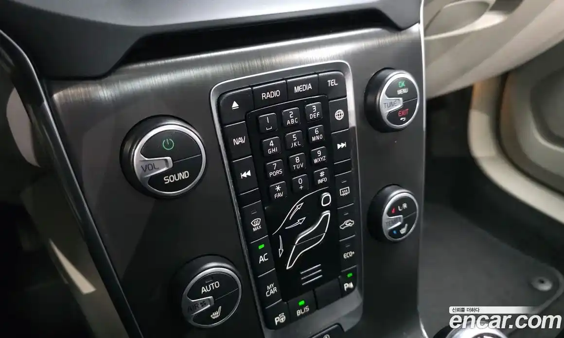 Volvo V40 2015 2.0 автомат (гидро), фото 17