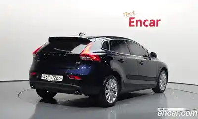 Volvo V40 2015 2.0 автомат (гидро), миниатюра 2