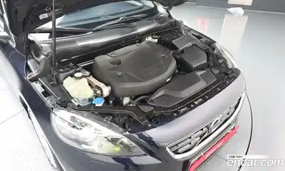 Volvo V40 2015 2.0 автомат (гидро), миниатюра 6