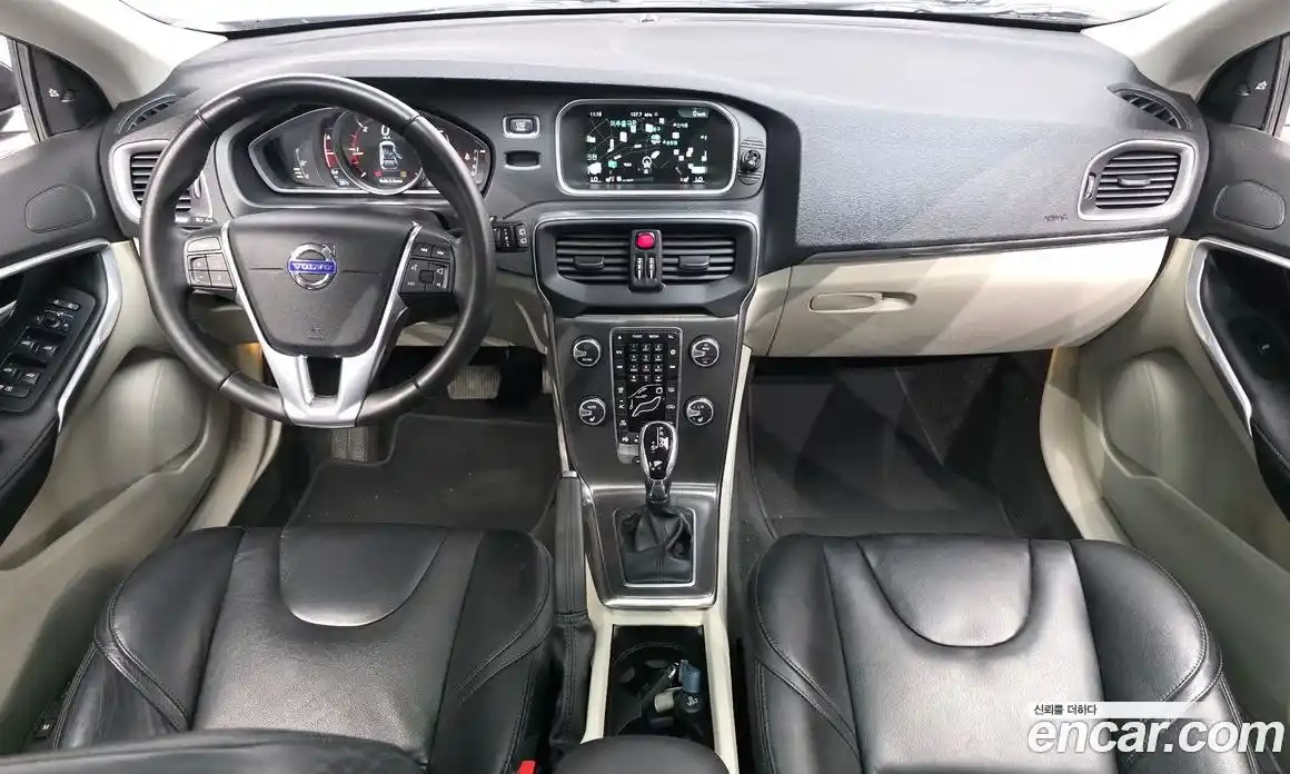 Volvo V40 2015 2.0 автомат (гидро), фото 7