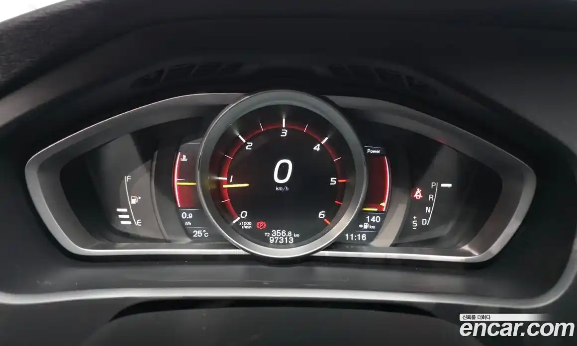Volvo V40 2015 2.0 автомат (гидро), фото 8