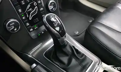 Volvo V40 2015 2.0 автомат (гидро), миниатюра 9