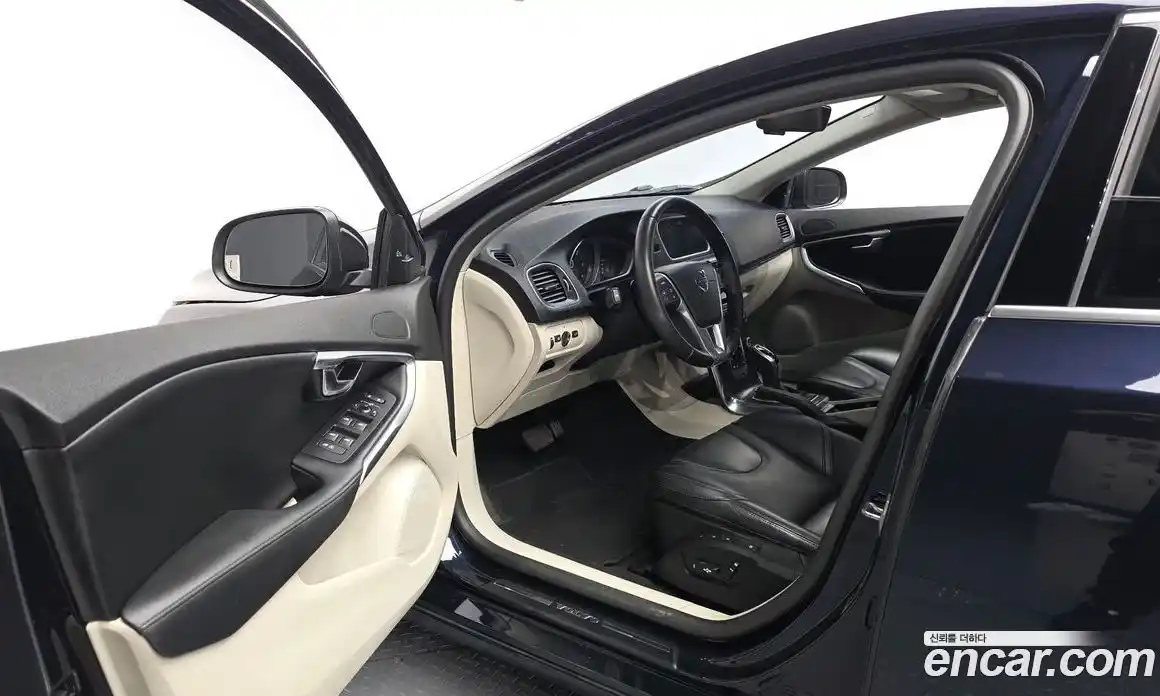 Volvo V40 2015 2.0 автомат (гидро), фото 10