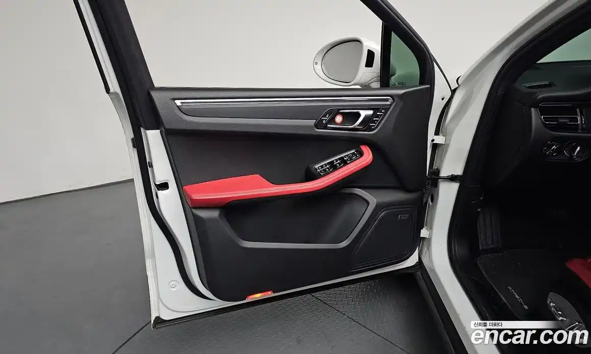 Porsche Macan 2021 2.0 автомат (гидро), фото 13