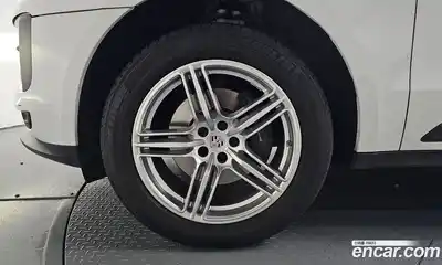 Porsche Macan 2021 2.0 автомат (гидро), миниатюра 4