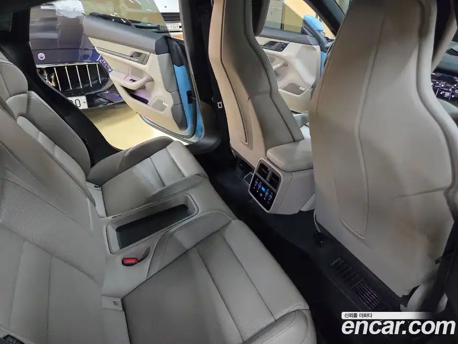 Porsche Taycan 2021 0.1 автомат (гидро), фото 15