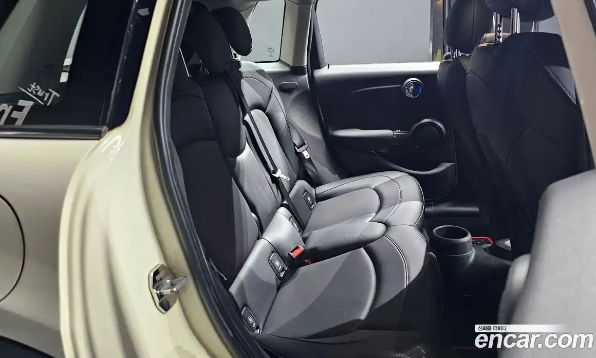 Mini Cooper 2015 1.5 автомат (гидро), фото 12