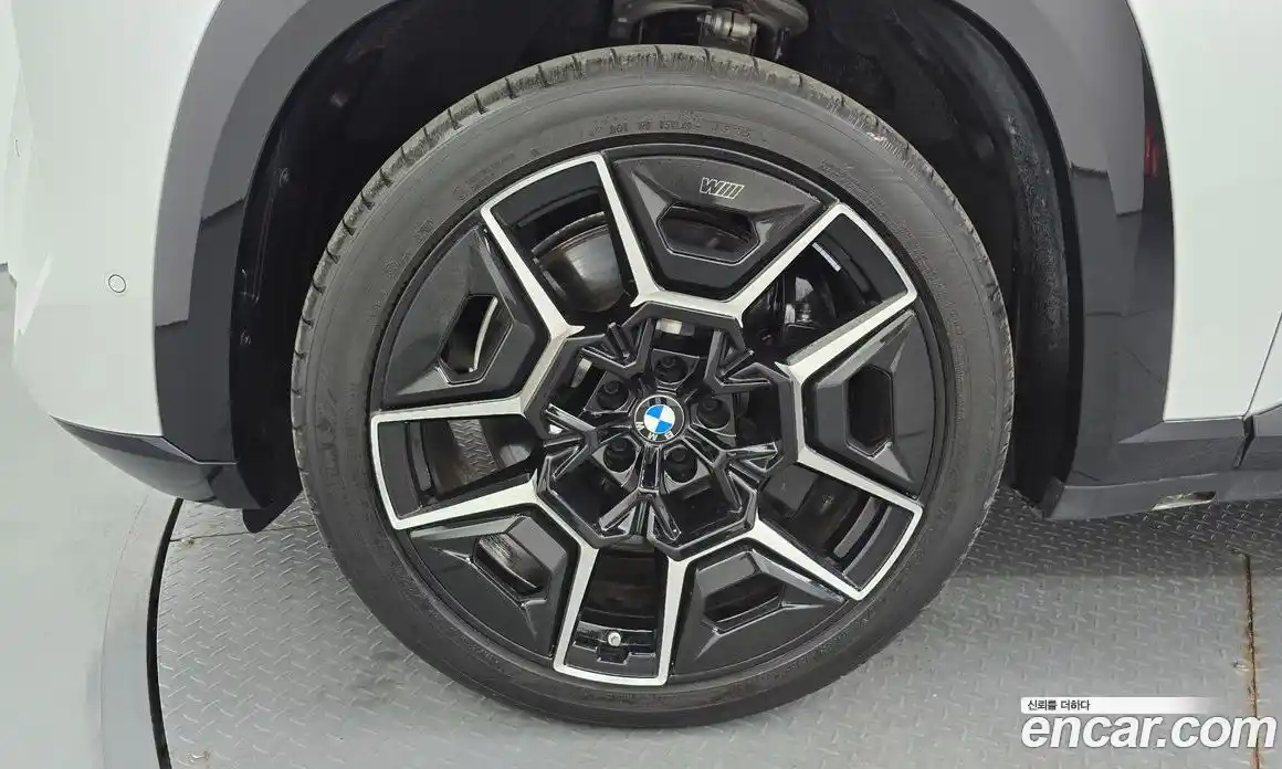 BMW XM 2025 4.4 автомат (гидро), фото 5