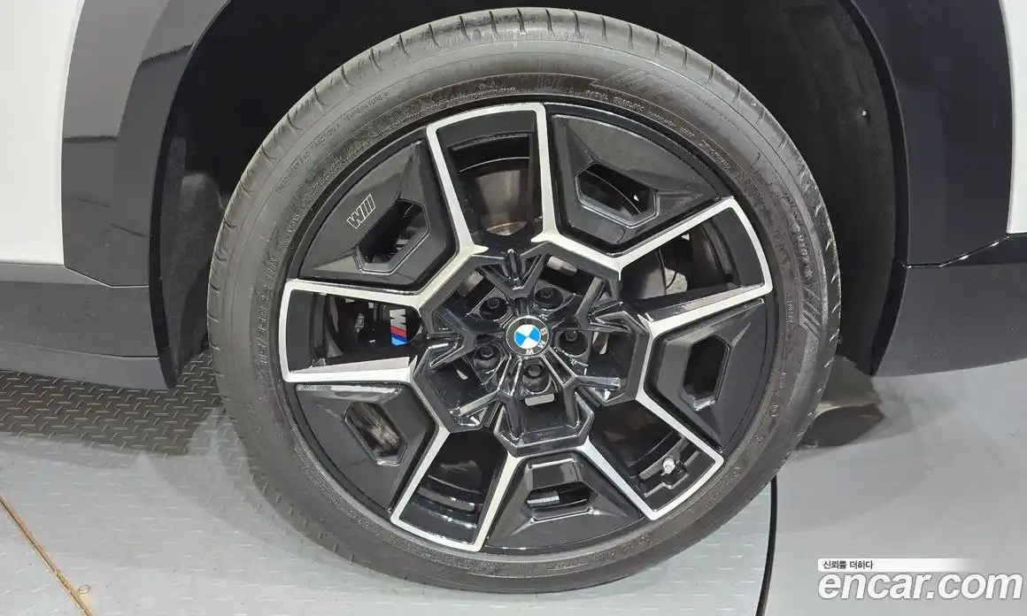 BMW XM 2025 4.4 автомат (гидро), фото 7