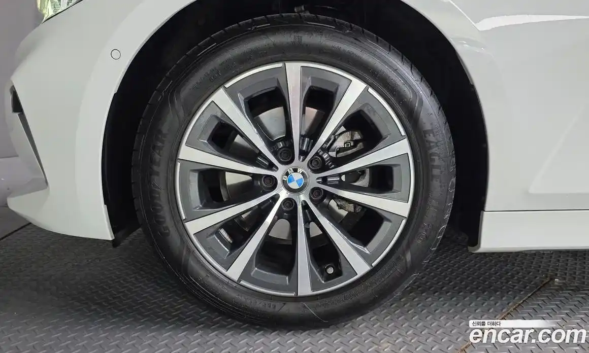 BMW 3 серия 2023 2.0 автомат (гидро), фото 5