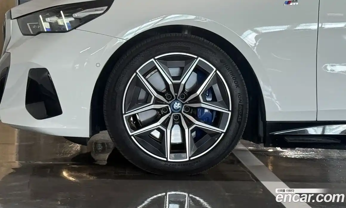 BMW i5 2025 автомат (гидро), фото 5