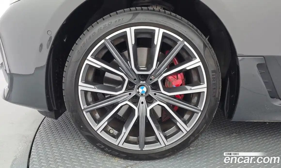 BMW 6 серия 2024 3.0 автомат (гидро), фото 5