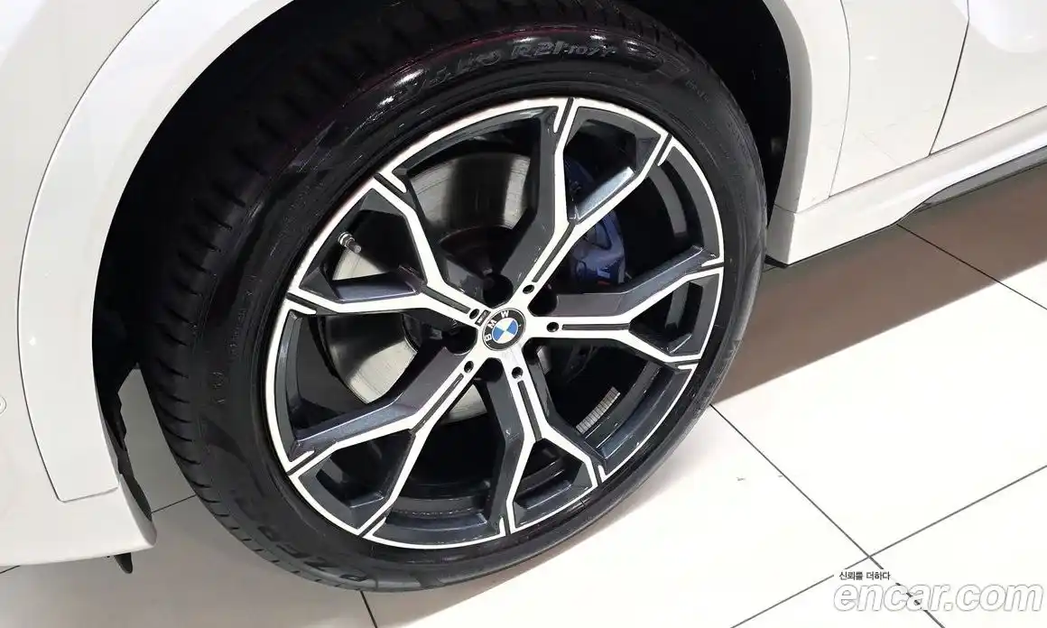 BMW X6 2022 3.0 автомат (гидро), фото 19