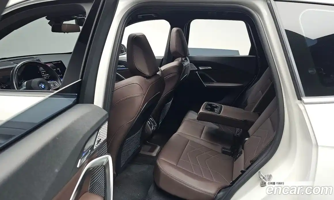 BMW iX1 2023 0.2 автомат (гидро), фото 17