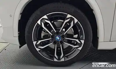 BMW iX1 2023 0.2 автомат (гидро), миниатюра 4