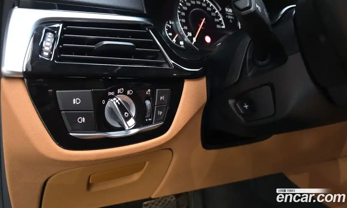 BMW 5 серия 2018 2.0 автомат (гидро), фото 18