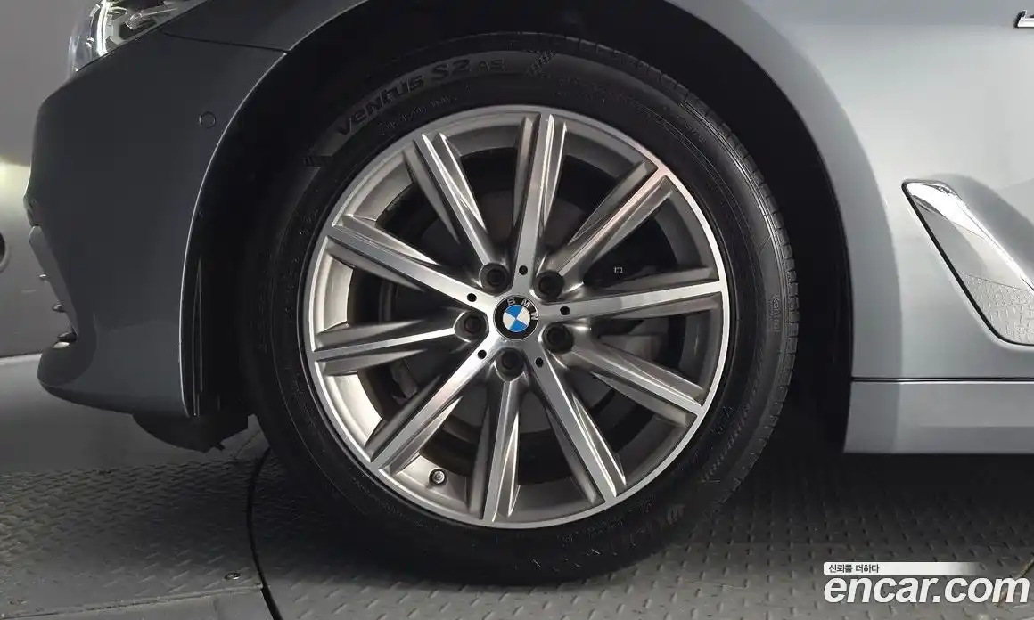 BMW 5 серия 2018 2.0 автомат (гидро), фото 5