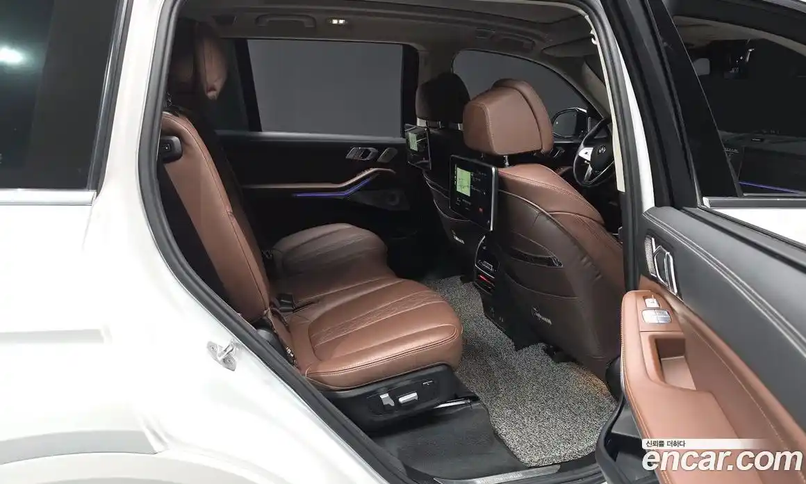 BMW X7 2022 3.0 автомат (гидро), фото 12