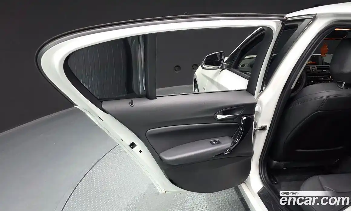 BMW 1 серия 2016 2.0 автомат (гидро), фото 14