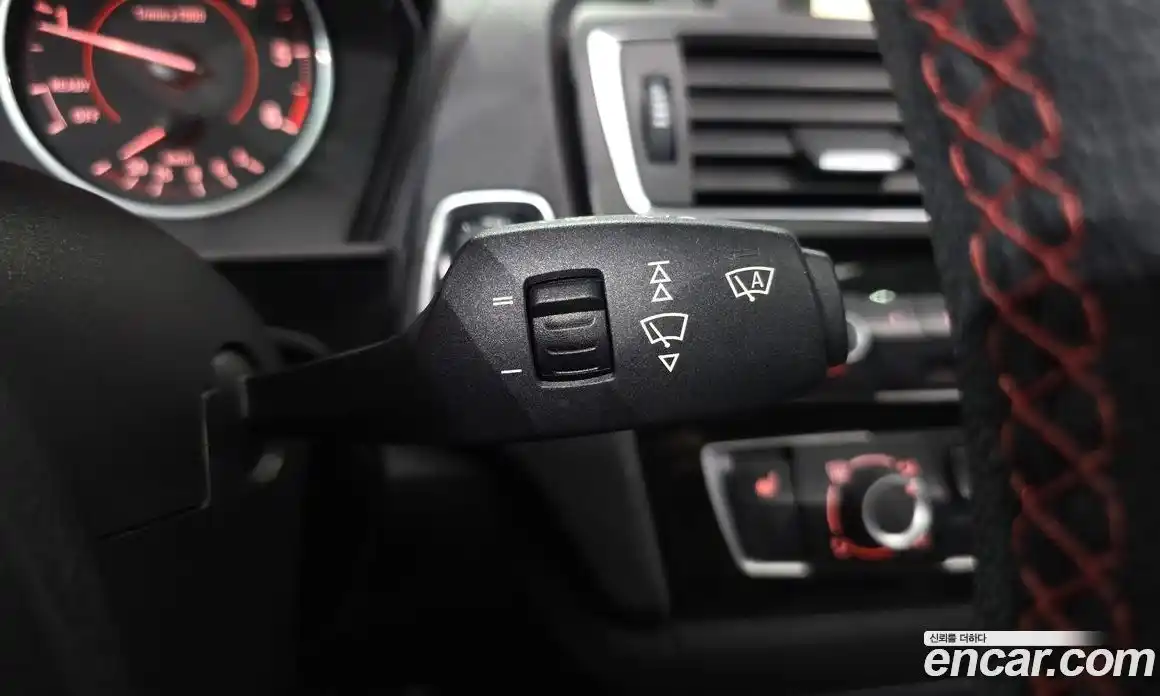 BMW 1 серия 2016 2.0 автомат (гидро), фото 23