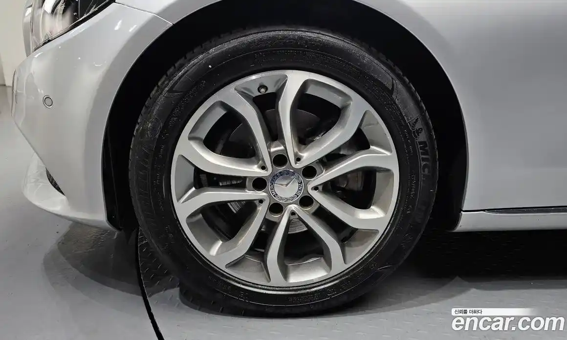 Mercedes-Benz C-Class 2015 2.0 гидро, фото 5 Mercedes-Benz C-Class 2015 2.0 гидро, фото 5