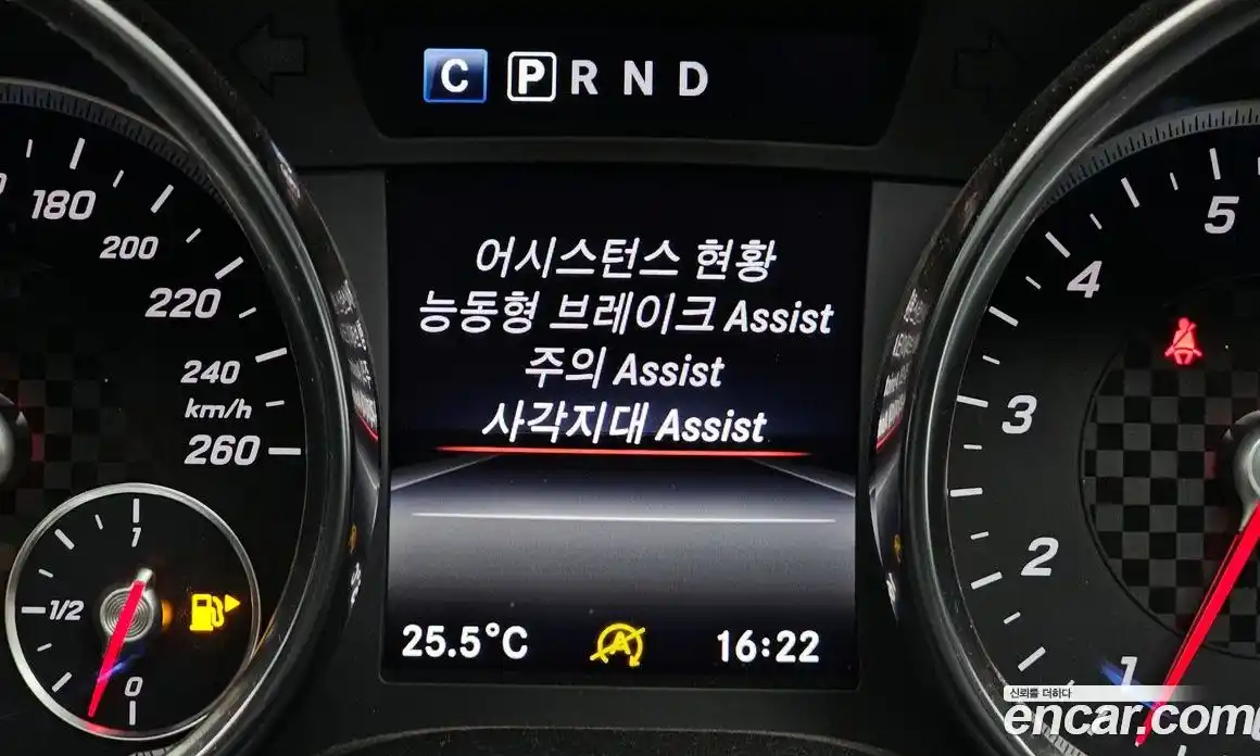Mercedes-Benz SLC-Class 2018 2.0 гидро, фото 16 Mercedes-Benz SLC-Class 2018 2.0 гидро, фото 16
