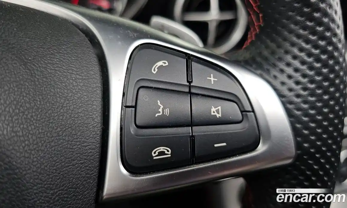 Mercedes-Benz SLC-Class 2018 2.0 гидро, фото 17 Mercedes-Benz SLC-Class 2018 2.0 гидро, фото 17