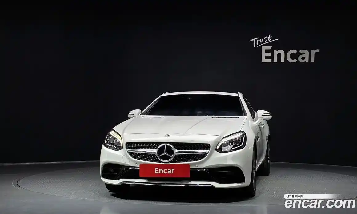 Mercedes-Benz SLC-Class 2018 2.0 гидро, фото 3 Mercedes-Benz SLC-Class 2018 2.0 гидро, фото 3