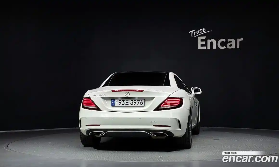 Mercedes-Benz SLC-Class 2018 2.0 гидро, фото 4 Mercedes-Benz SLC-Class 2018 2.0 гидро, фото 4