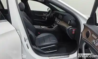 Mercedes-Benz E-Class 2022 2.0 автомат (гидро), миниатюра 11