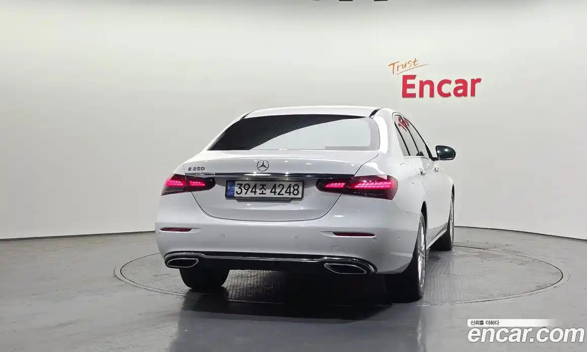 Mercedes-Benz E-Class 2022 2.0 автомат (гидро), фото 4