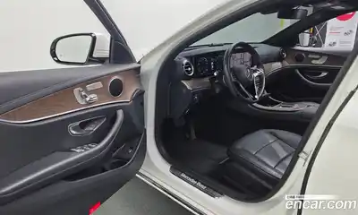 Mercedes-Benz E-Class 2022 2.0 автомат (гидро), миниатюра 10